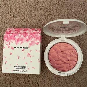 MAC BOOM  BOOM BLOOM LE HIGH-LIGHT POWDER ~ FLEUR REAL ~ DISCONTINUED